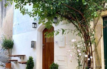 House of Roses - Sintra's Old Town - Photo 1