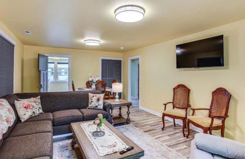 2 Mi to Dtwn Tacoma Charming Home with Deck and Yard! - Foto 3