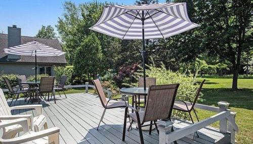 Newly Renovated Cottage 5 mins from Beach! - Foto 5, Garden