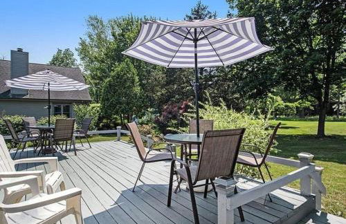 Newly Renovated Cottage 5 mins from Beach! - Foto 5