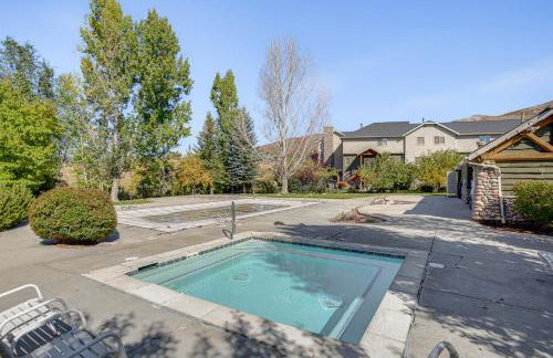 Ski, Hike and Relax Eden Condo with Hot Tub Access - Photo 33