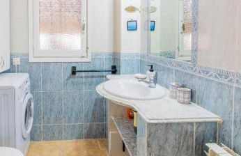 Paraíso Familiar en Marisol Park Bungalow con Piscina, Tenis y Parking - Foto 8