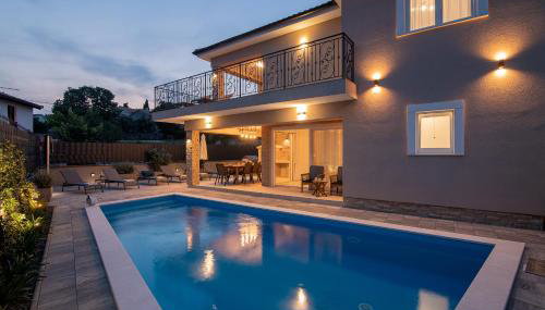 Villa with nice pool, luxuriously furnished, quiet area - by TRAVELER tourist agency Krk ID2389 - Foto 3