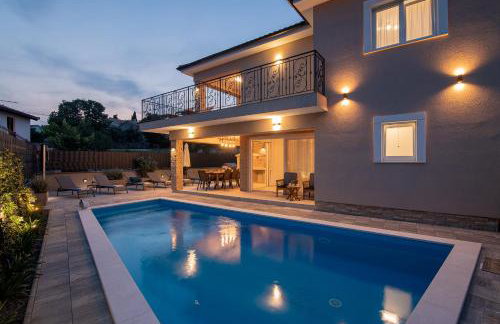 Villa with nice pool, luxuriously furnished, quiet area - by TRAVELER tourist agency Krk ID2389 - Foto 3