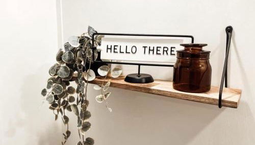 Stay Portland - The Graffiti Alley Tiny House - Food, Art & Beer - Photo 5