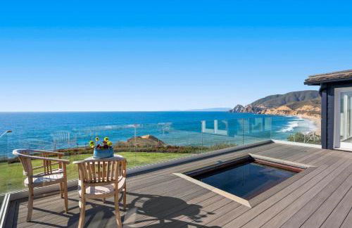 Distinguished Oceanfront Point Estate with Iconic Beach Mountain Vistas - Foto 46