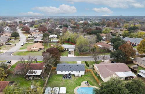 Upscale 3BR 2B Cozy Home with Pool & Grill - Foto 40