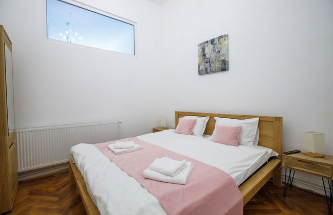 Mira Central Residence - Photo 36