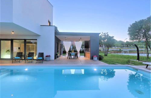 Luxury Villa Hedone with heated pool, welness and playground - Photo 44