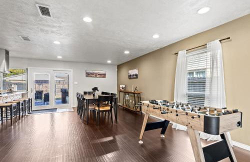 Red Door Hideaway 3BD Hot Tub Foosball - Foto 22