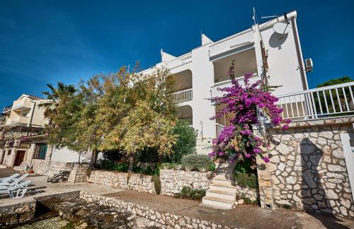 Repic Apartments - Photo 10