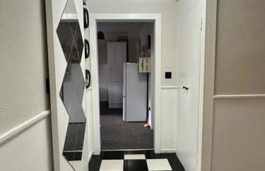 Duisburg FeelHome, Flughafen nah,2-Schlafzimmer, Badewanne, Zentral, WiFi, Top Floor - Foto 14