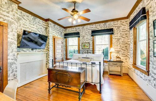 Historic Farmhouse with Modern Amenities and Hot Tub - Foto 17