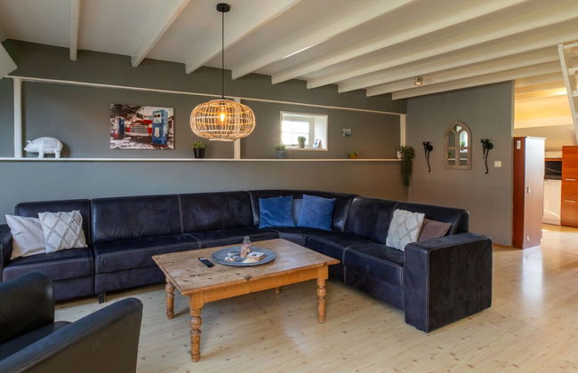 Welcoming Holiday Home With Garden - Photo 6