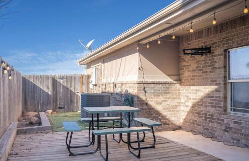 Sunset Retreat, Clean Modern 3BR, Garage, Near 191 - Foto 45