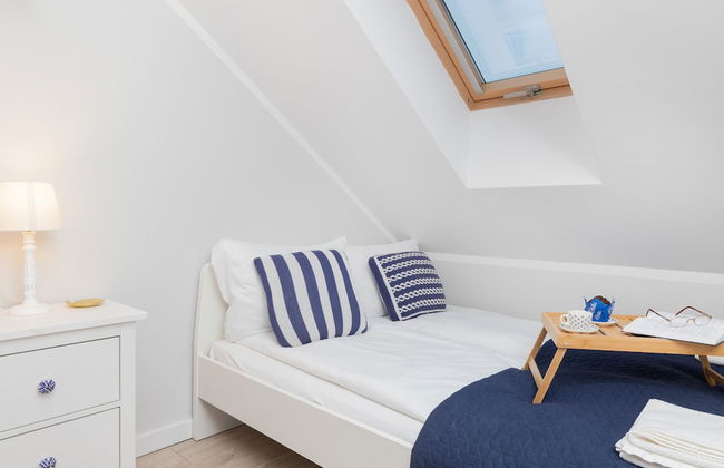 Bright Apartment in Debki by Renters - Photo 4