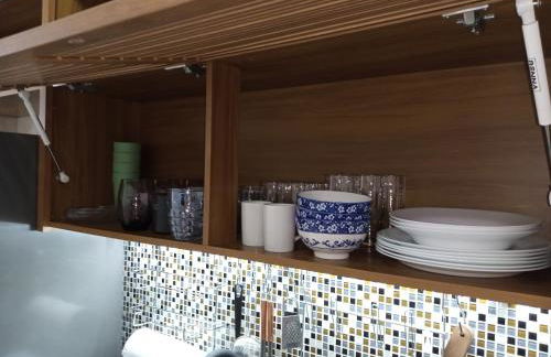 Apto Com Sacada e Ar Condicionado a 2 minutos da Praia - Foto 18