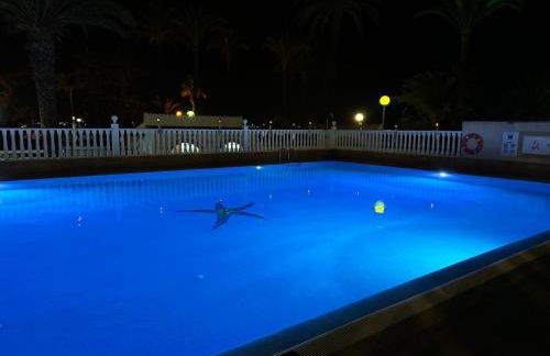 VILLA MARE - 2 beds with balcony, patio and pool and direct park access - Foto 9