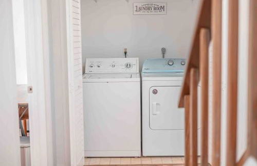 Mountain Top! Family Paradise w Hot Tub & Game Rm - Foto 57