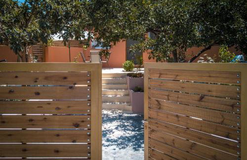 Casa EleMar Villa with Private Yard - Photo 25