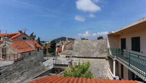 Apartments and Rooms Stone House - Photo 4