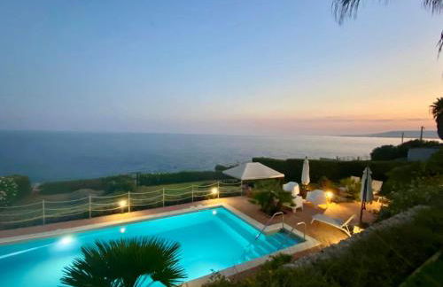 Villa Luce luxury panorama sea front villa with pool - Foto 4