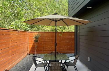 Urban Oasis with Top Houston Attractions nearby - Photo 5