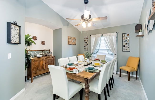 Amazing Vacation Home With Private Pool at Highland Reserve! - Photo 20