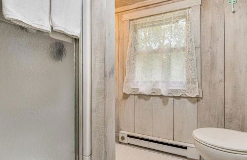 Hot Tub and Deck Cabin Hideaway in Brown County - Foto 14