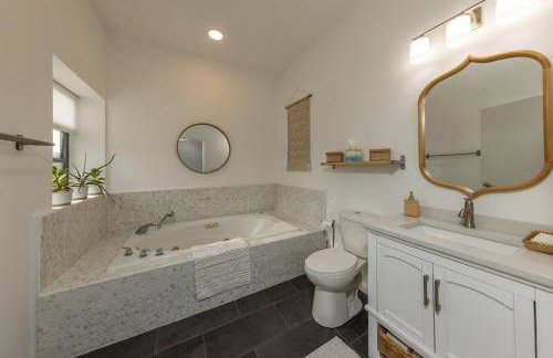 The Architect's Modern Castle - Photo 49