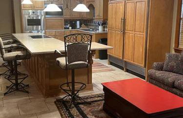 Oxford Chalet Getaway with Lake/Beach Access - Foto 27