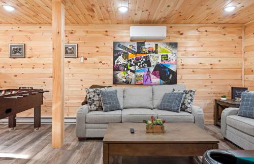 Cozy Cinema Cabin - Hot Tub and More - Foto 54