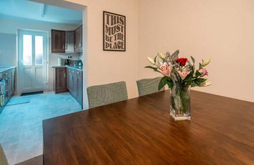 Spacious home 3 min from station - Photo 8