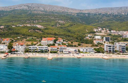 Seaside Luxury Suites - Photo 36