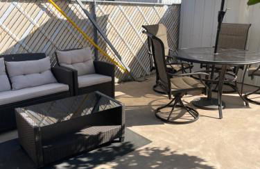 Cozy Home with Sparkling Pool/Pet Friendly - Photo 13