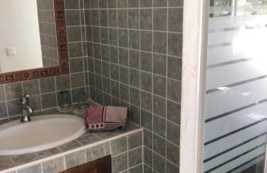 Gite de l'Amandari - classé 3 etoiles Prefecture - piscine chauffée privative, terrasses et jardin, 5 minutes à pied du village - Foto 19