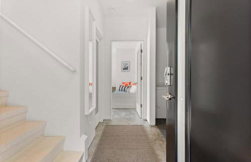 Private Oasis easy access to Park and Town - Foto 24