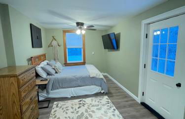 3,000 Sq Ft Historic Colonial Minutes from Okemo with Direct VAST Trail Access - Foto 16