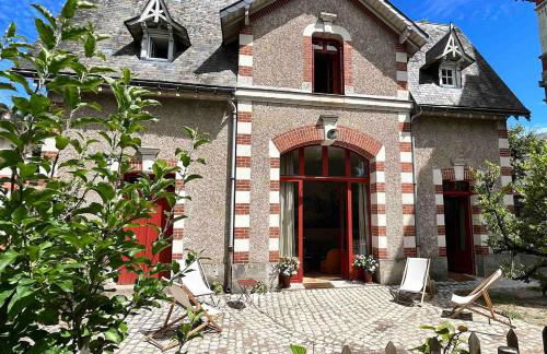 Jolie maison avec jardin proche du centre ville mais au calme comme à la campagne - Photo 1