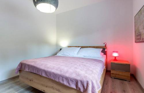 Serene Rural Villa with Pool, Sun Deck, and Children's Play Area - Five Bedroom Villa - Foto 33