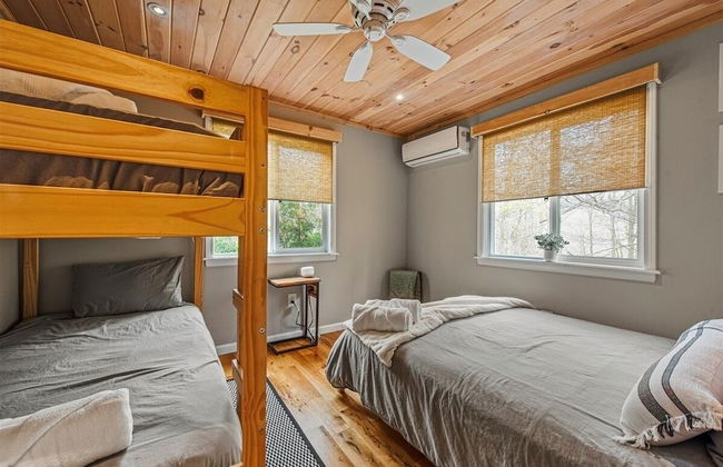 Pocono Scandinavian Cottage 2 Bedroom Cottage by RedAwning - Foto 7