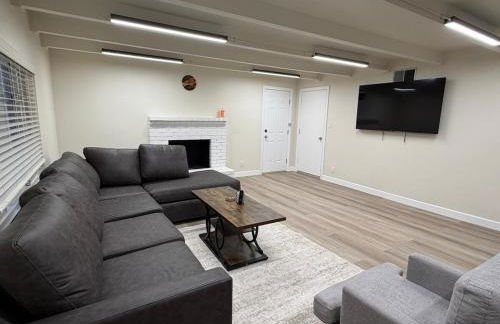 The Hayward Hearth, Serene 3BR Home, Cul-de-sac, Yard - Foto 51