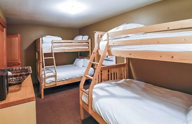 Pinnacle Ridge Chalets by Fernie Lodging - Photo 12