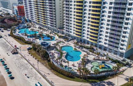 Breath Taking 3 BR Direct Oceanfront Condo with Private Balcony at The Wyndham Ocean Walk Resort - Foto 23