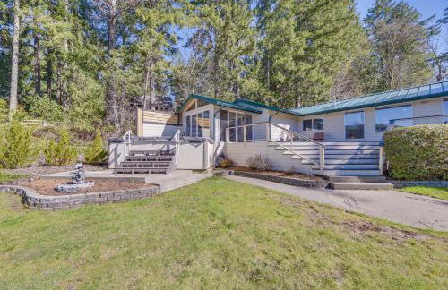 Waterfront Washington Getaway with Hot Tub and Deck! - Foto 22