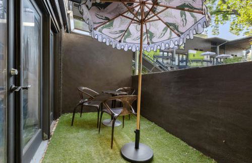 Upscale Dallas 2-Bed Condo Patio & Resort Pool - Foto 29