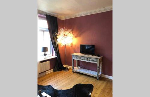 Perfekter Altbaucharme in zentraler Lage ! - Foto 4