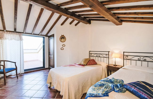 2 bedroom Apartment in San Gimignano with swimming pool and garden - Photo 11