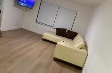 4 bedroom Luxuriously Furnished Modern Mansion With Pool, Spa, and Patio - Foto 12