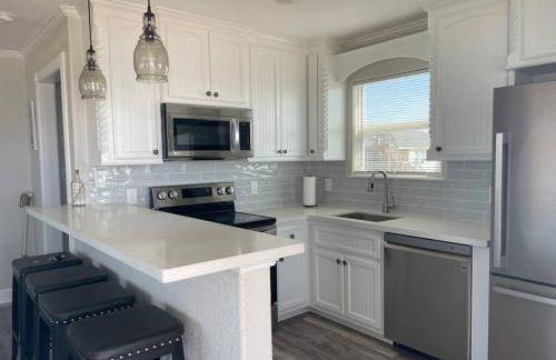 Surfside Beachfront Luxe - Photo 14